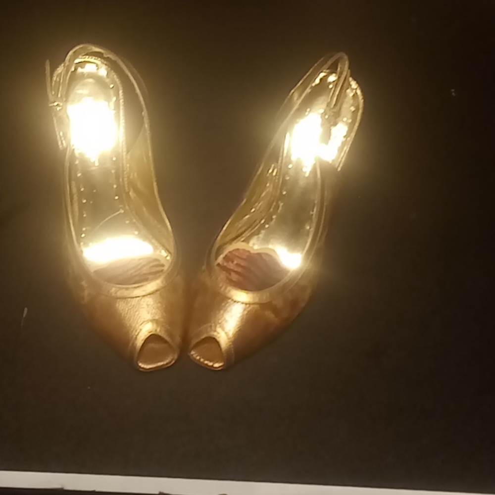 Beautiful brown snake skin women heels